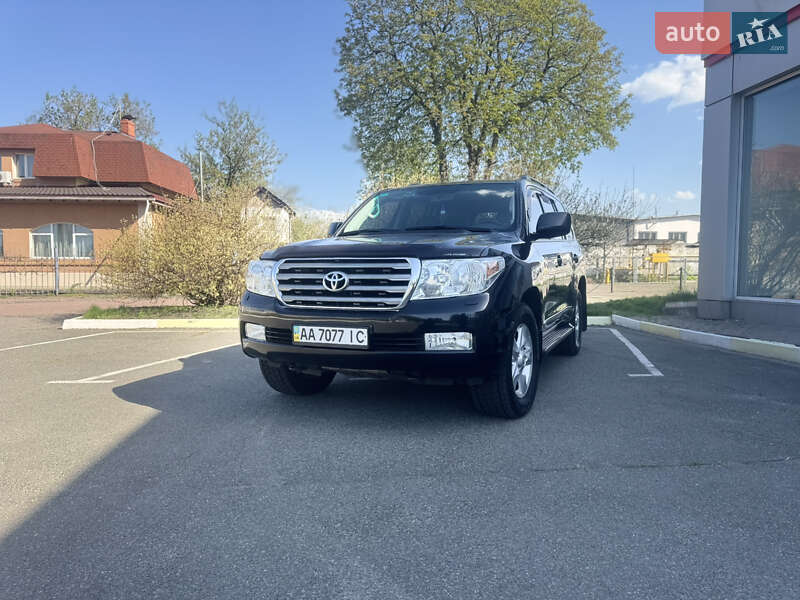 Toyota Land cruiser (2011)