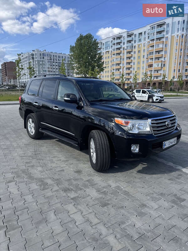Toyota Land cruiser (2013)