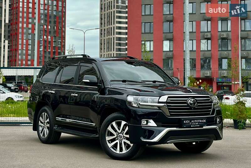 Toyota Land cruiser (2017)