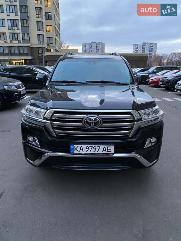 Toyota Land cruiser (2017)
