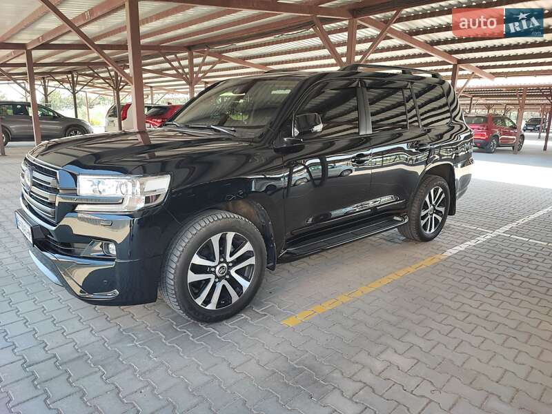 Toyota Land cruiser (2017)