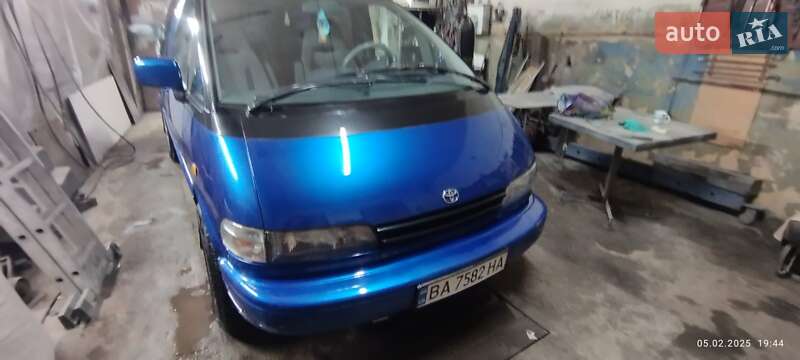 Toyota Previa (1993)