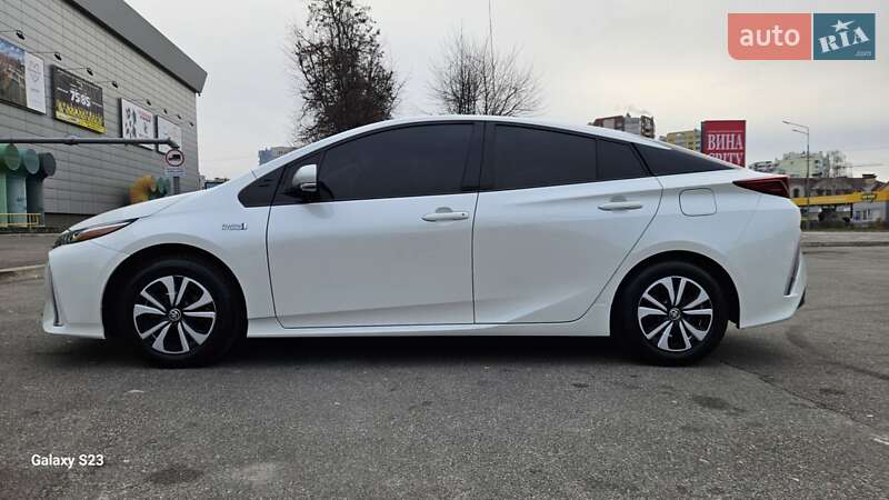 Toyota Prius prime (2017)