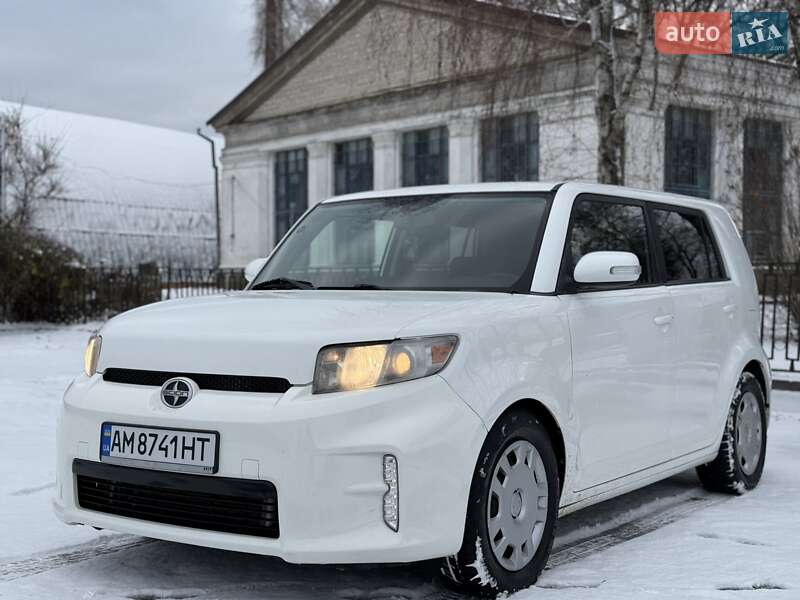 Toyota Scion (2013)