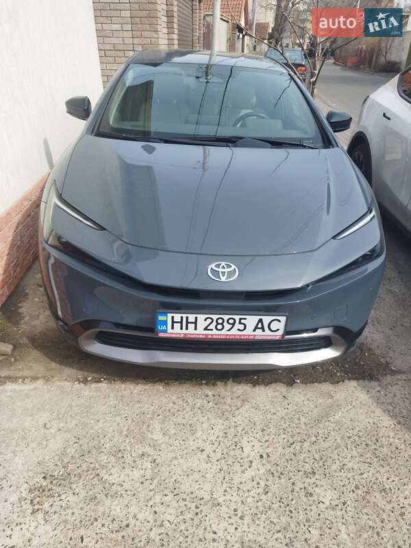 Toyota Prius (2023)