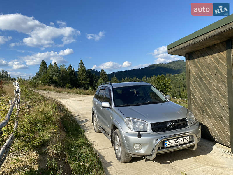 Toyota Rav4 (2005)
