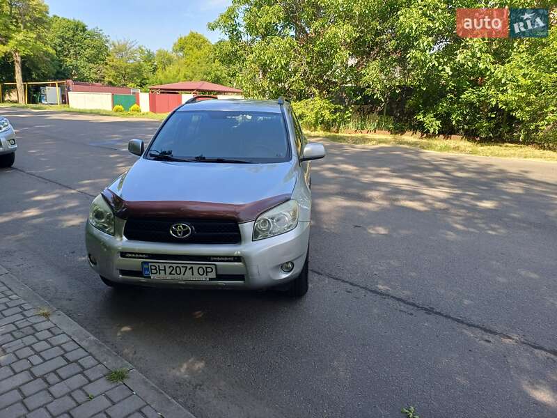 Toyota Rav4 (2007)