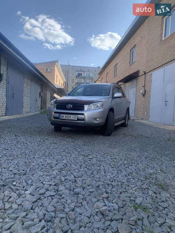Toyota Rav4 (2007)