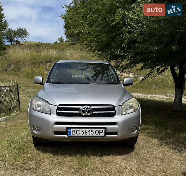 Toyota Rav4 (2005)