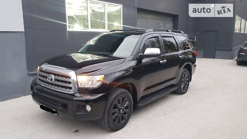 Toyota Sequoia (2010)