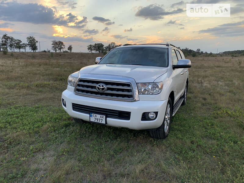 Toyota Sequoia (2014)
