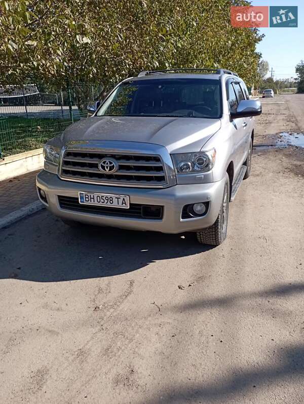 Toyota Sequoia (2010)