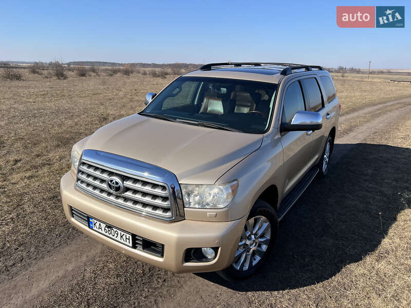 Toyota Sequoia (2012)