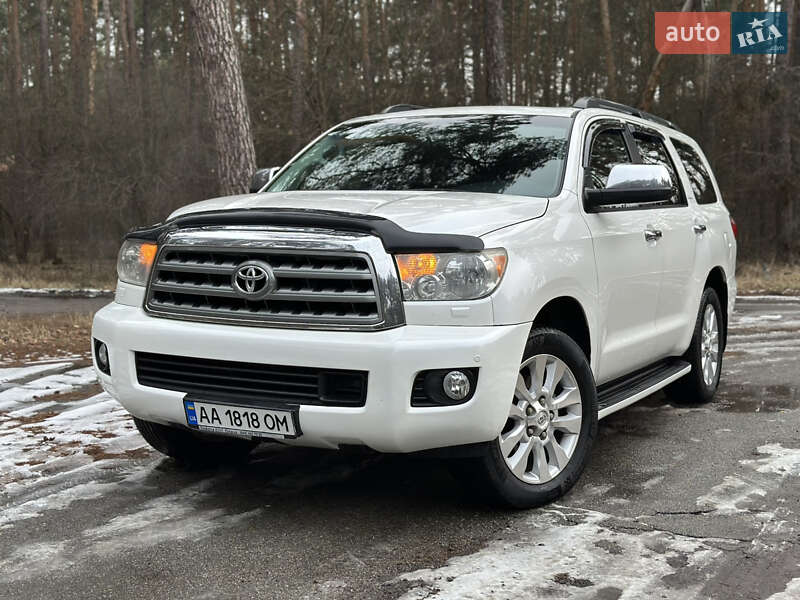 Toyota Sequoia (2015)