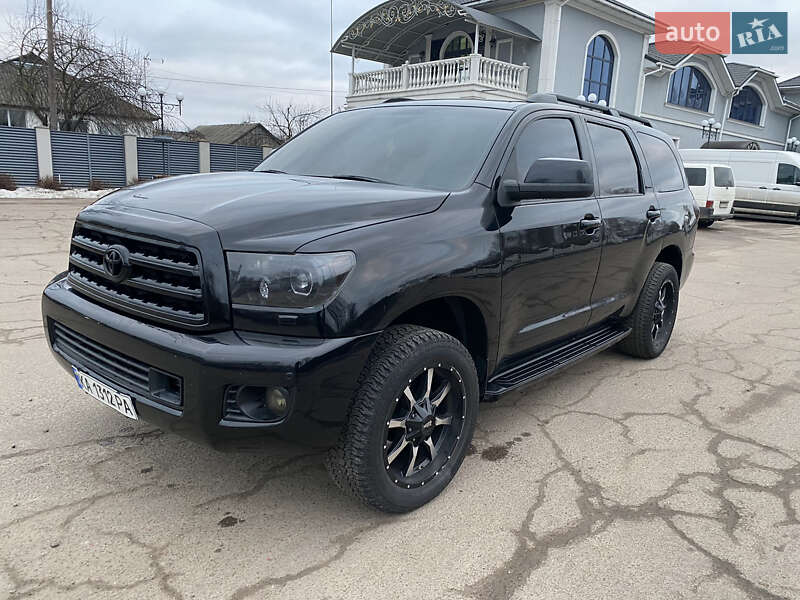 Toyota Sequoia (2012)
