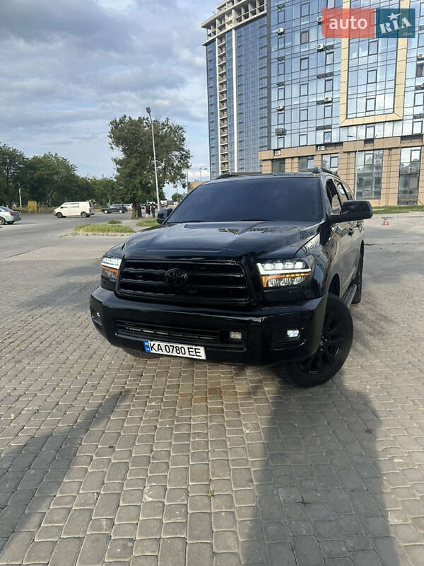 Toyota Sequoia (2008)