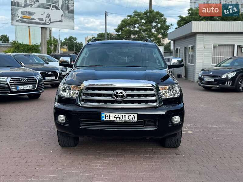 Toyota Sequoia (2013)