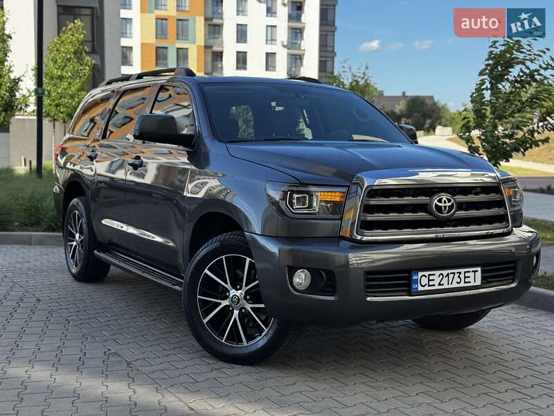 Toyota Sequoia (2015)