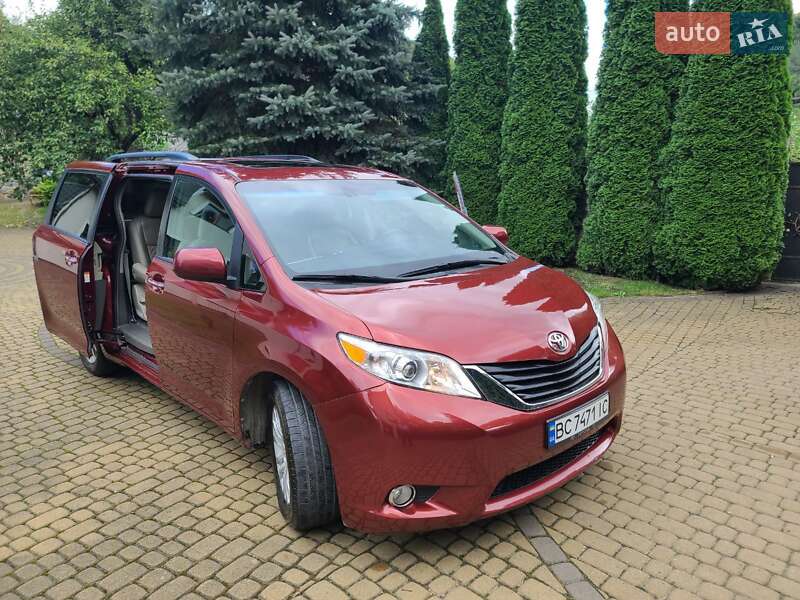 Toyota Sienna (2017)