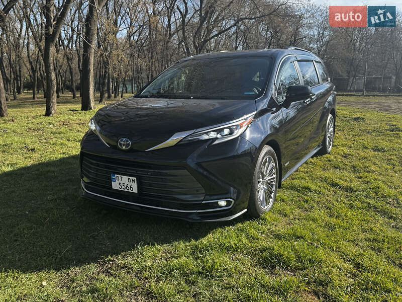 Toyota Sienna (2021)