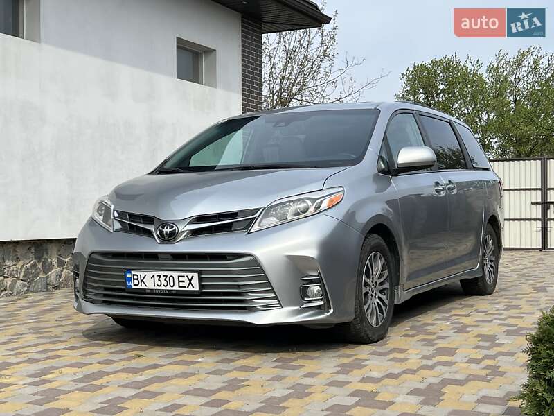 Toyota Sienna (2019)