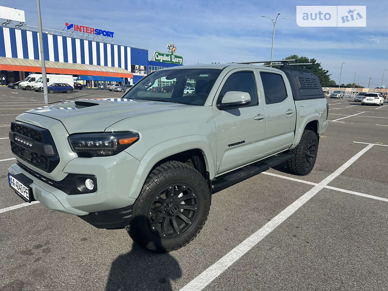 Toyota Tacoma (2023)
