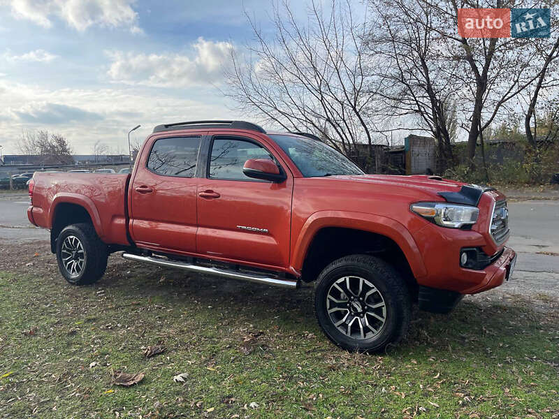 Toyota Tacoma (2015)