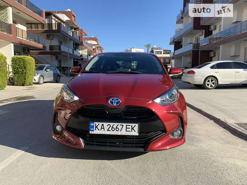 Toyota Yaris hybrid (2021)