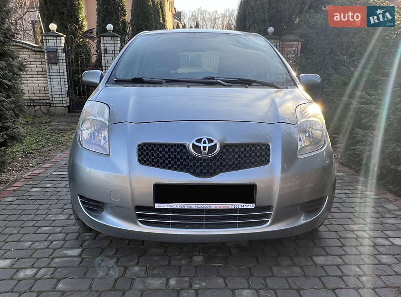 Toyota Yaris (2006)