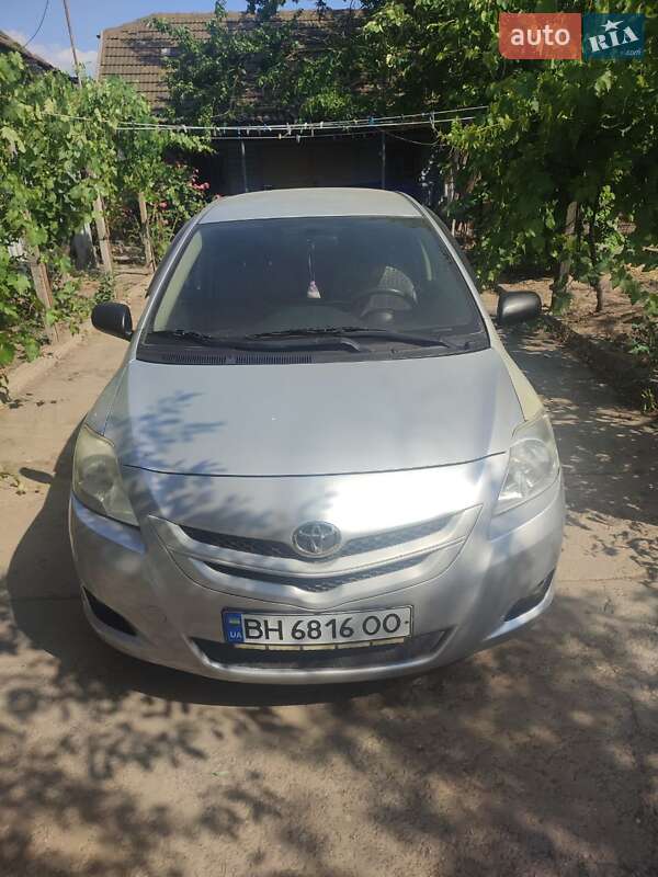 Toyota Yaris (2006)