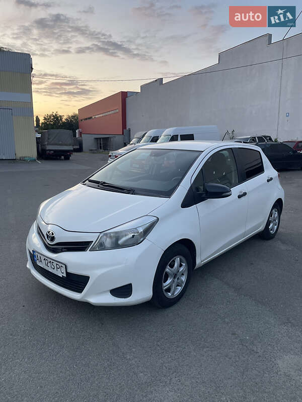 Toyota Yaris (2012)