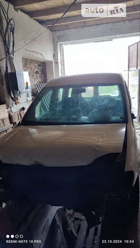 Volkswagen Caddy (2005)