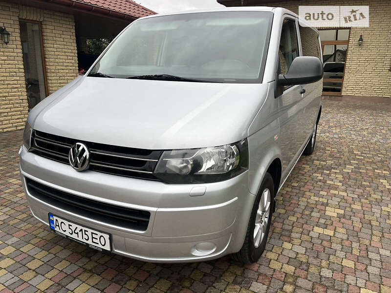 Volkswagen Caravelle (2013)