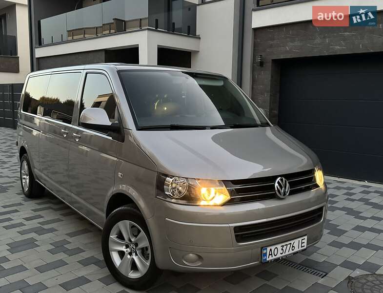 Volkswagen Caravelle (2015)