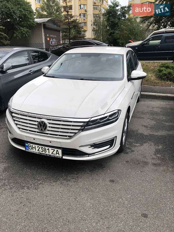 Volkswagen E-lavida (2021)