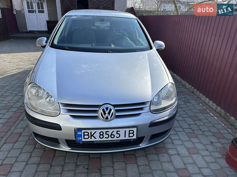 Volkswagen Golf (2004)