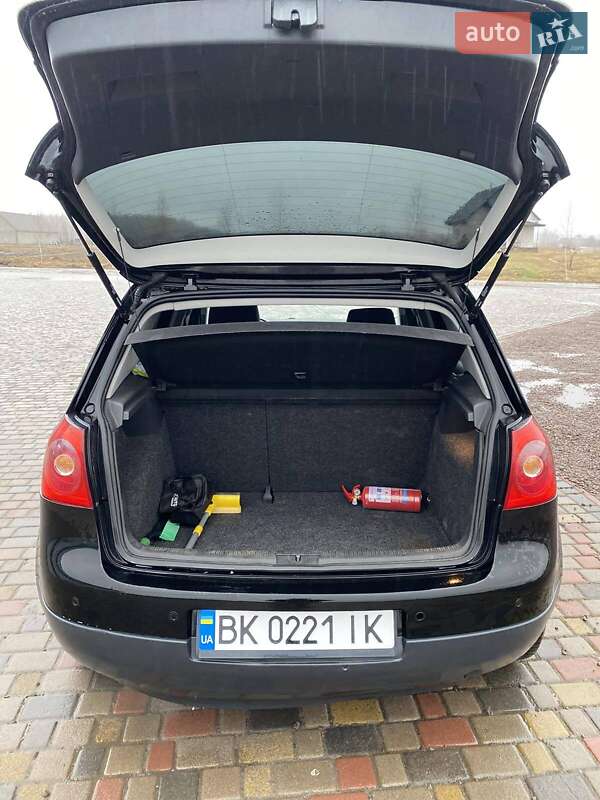 Volkswagen Golf (2004)