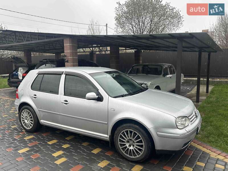 Volkswagen Golf (2003)