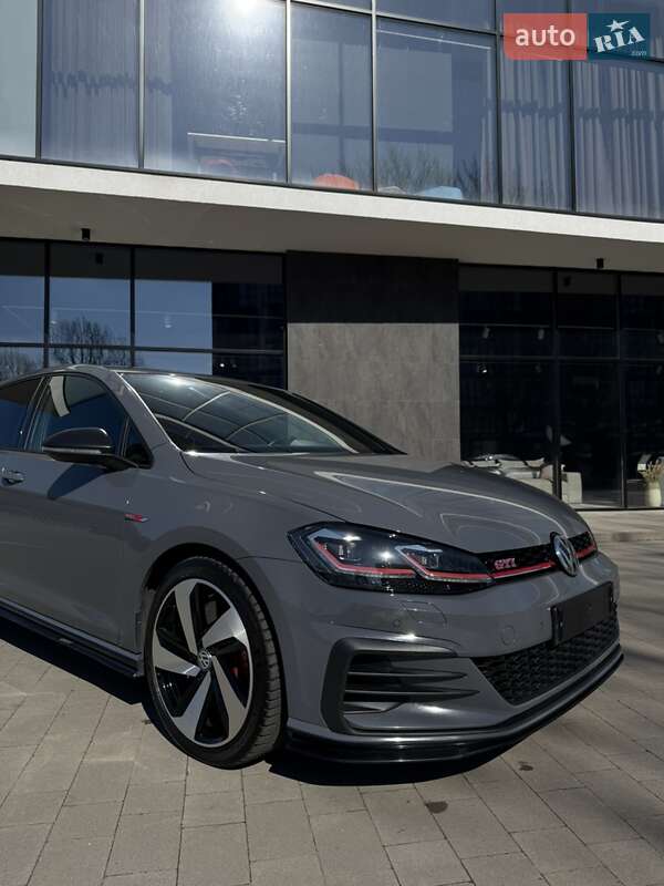 Volkswagen Golf (2019)