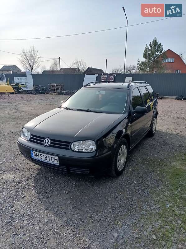 Volkswagen Golf (2002)