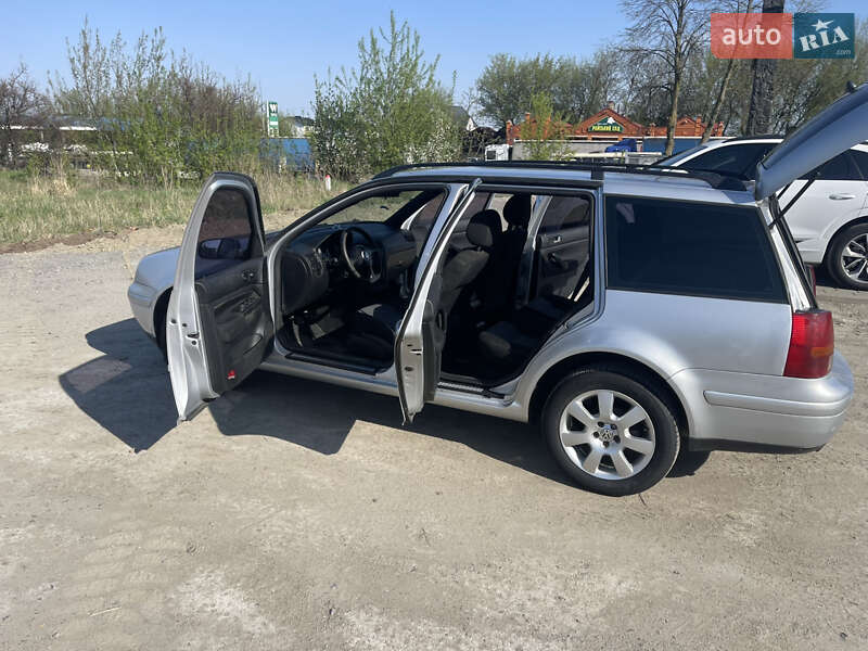 Volkswagen Golf (2003)