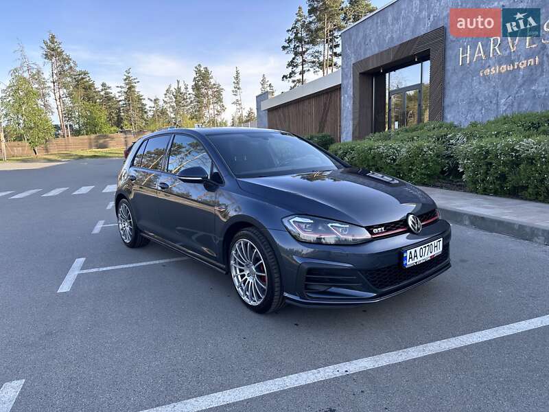 Volkswagen Golf (2017)