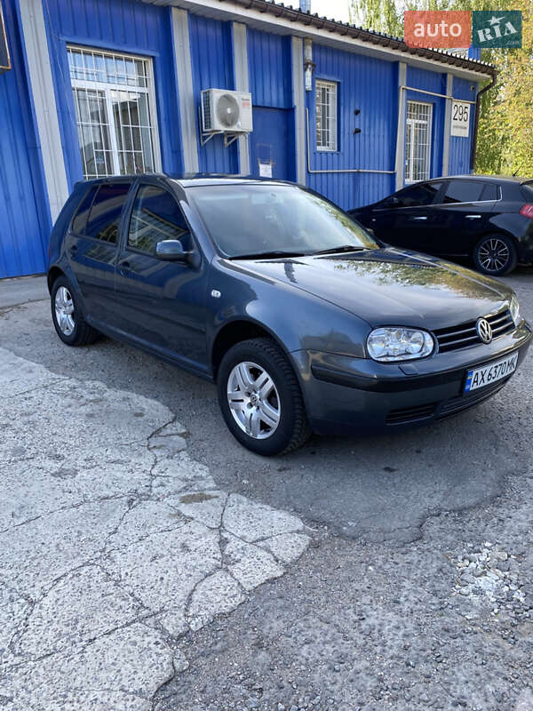 Volkswagen Golf (2002)