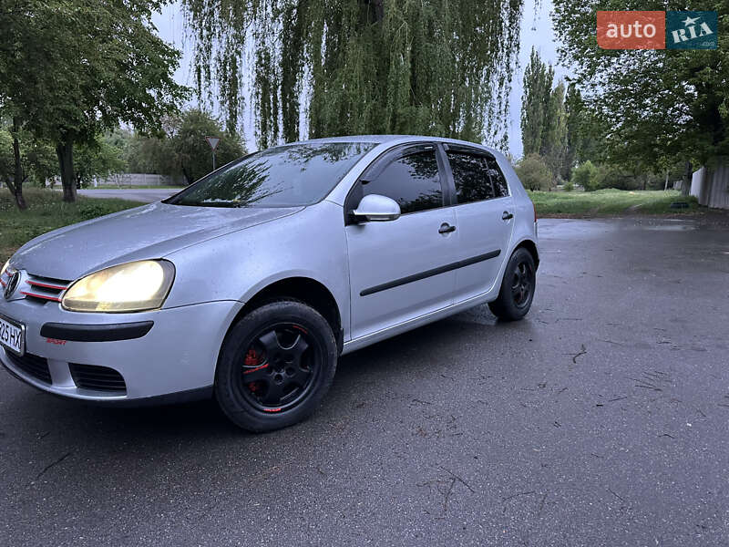 Volkswagen Golf (2004)