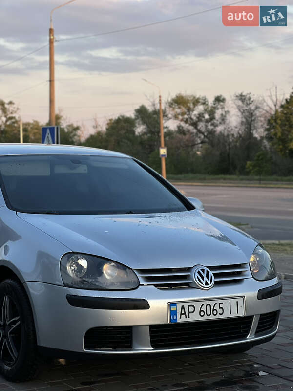 Volkswagen Golf (2003)