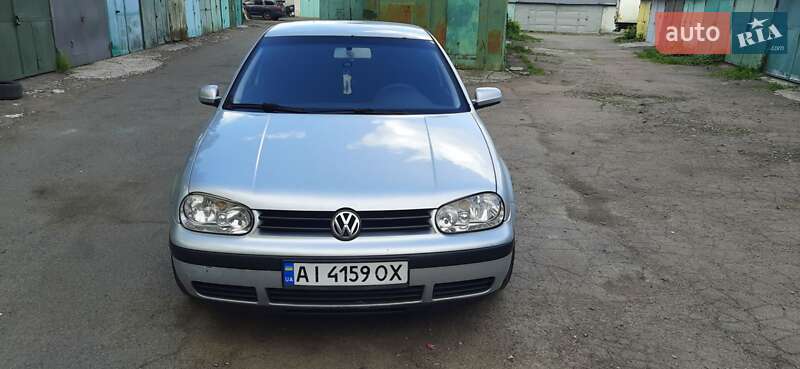 Volkswagen Golf (2002)