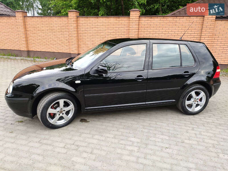 Volkswagen Golf (2003)