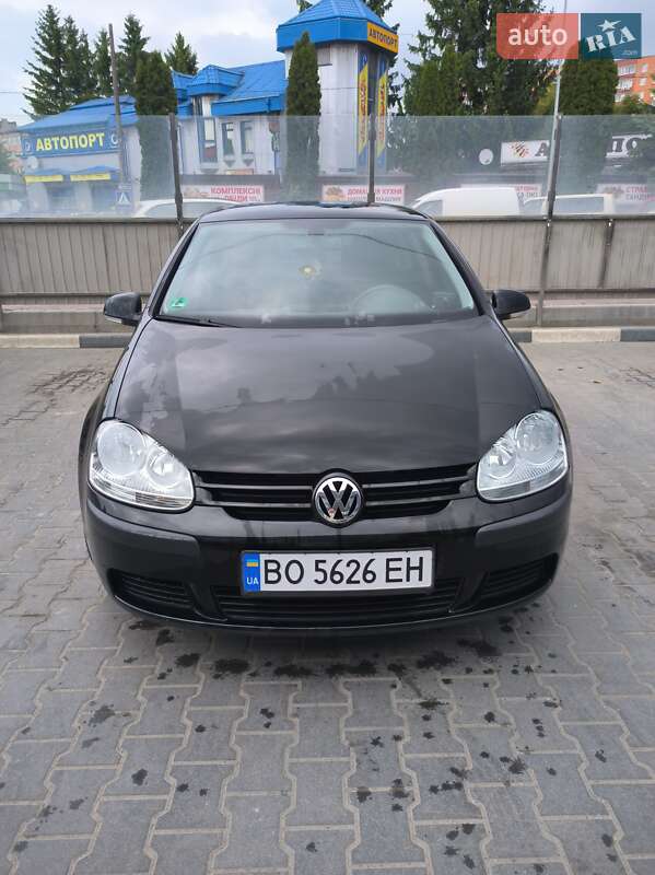 Volkswagen Golf (2005)
