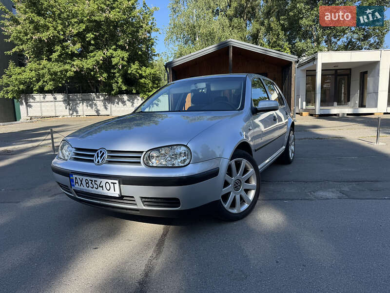Volkswagen Golf (2003)