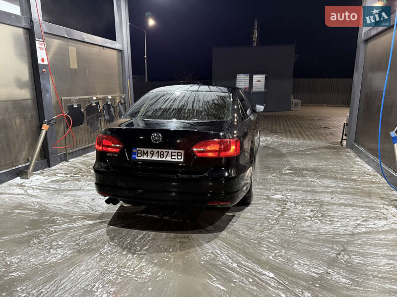 Volkswagen Jetta (2013)